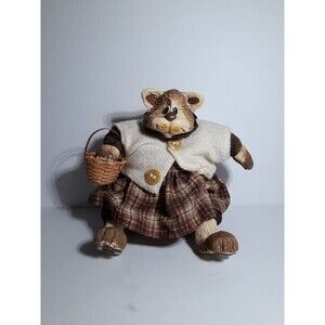 Russ cat with a basket